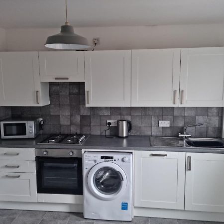 3 Bedroom House-Ellesmere Port Extérieur photo