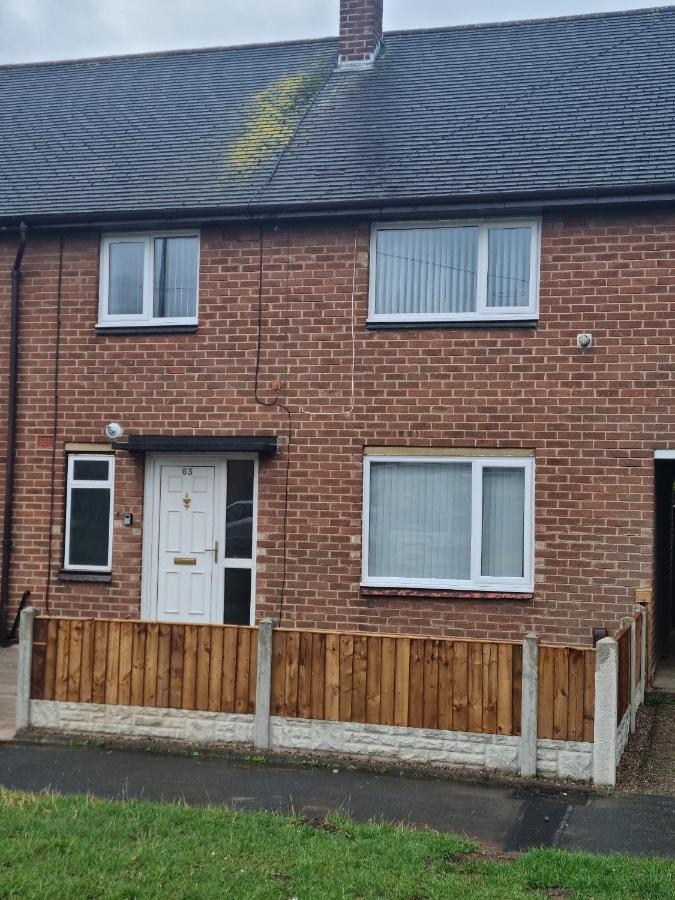 3 Bedroom House-Ellesmere Port Extérieur photo
