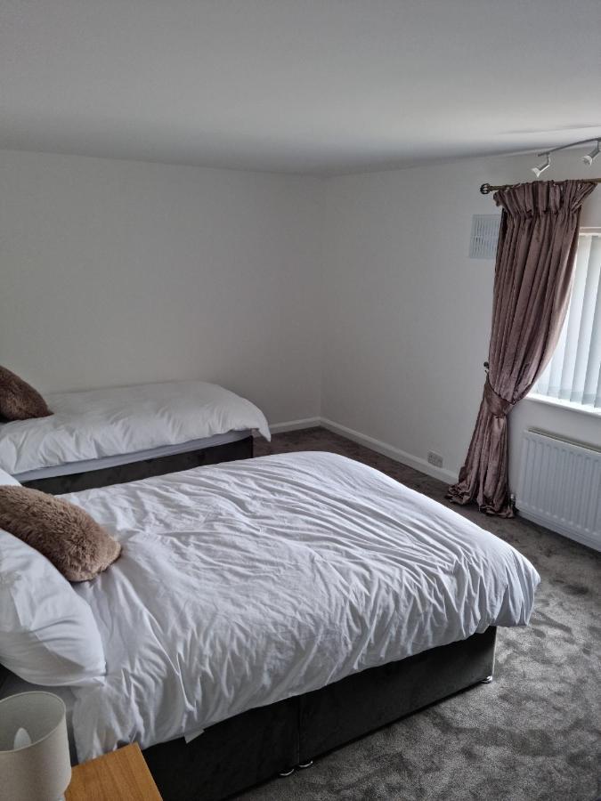3 Bedroom House-Ellesmere Port Extérieur photo